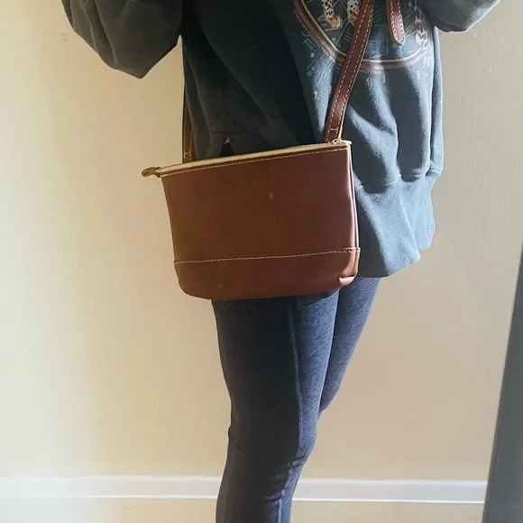 Portland leather mini crossbody purse - Picture 4 of 9